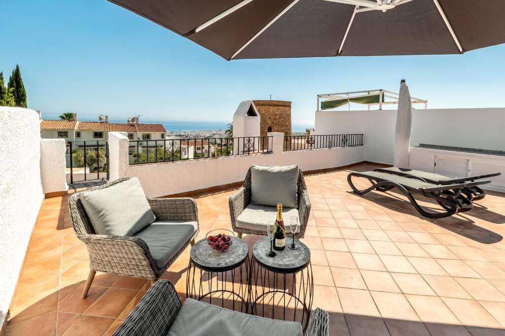Hermosa Casa Con Terraza E Increibles Vistas Al Mar Y La Montana Nerja Dış mekan fotoğraf