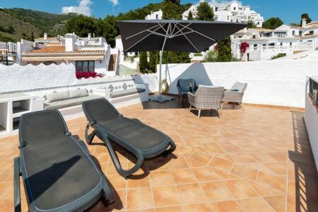 Hermosa Casa Con Terraza E Increibles Vistas Al Mar Y La Montana Nerja Dış mekan fotoğraf